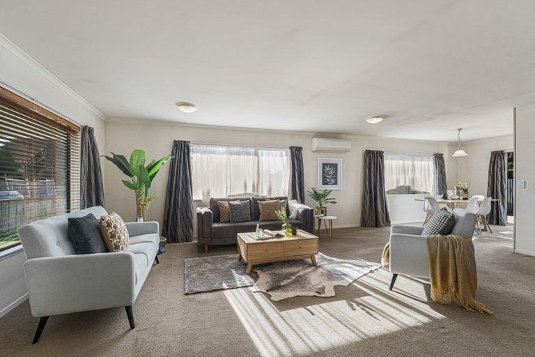 Photo of property in 6 Waihurihia Street, Otaki, 5512