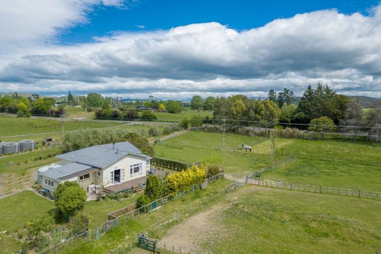 Photo of property in 471 Porangahau Road, Waipukurau, 4282