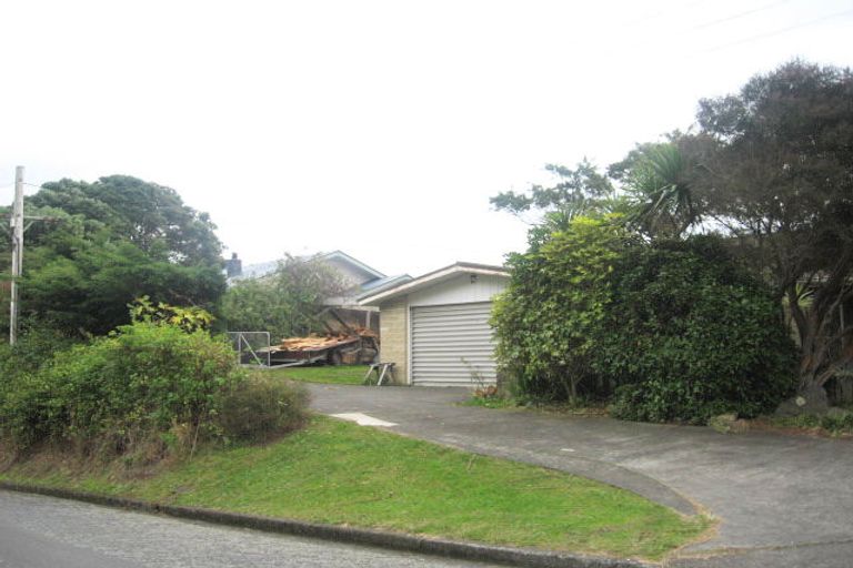 Photo of property in 41-43 Tilley Road, Paekakariki, 5034