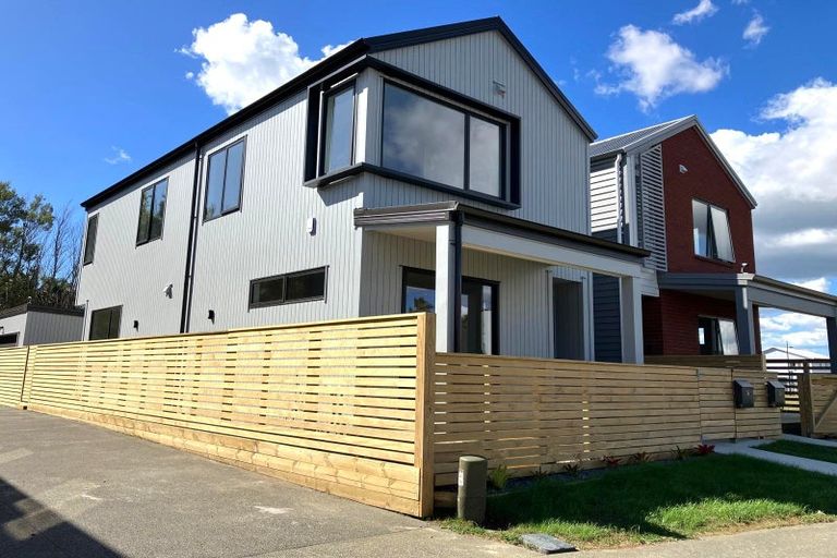 Photo of property in 5 Yellow Pear Lane, Karaka, 2578