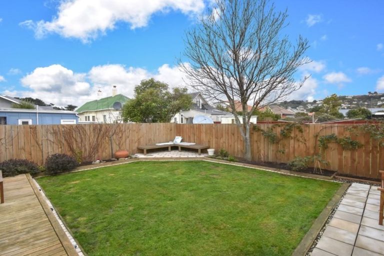 Photo of property in 110 Hargest Crescent, Saint Clair, Dunedin, 9012