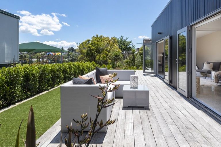 Photo of property in 144 Mellons Bay Road, Mellons Bay, Auckland, 2014