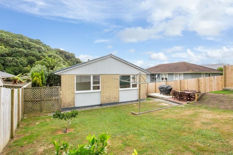 Photo of property in 89 Rangituhi Crescent, Takapuwahia, Porirua, 5022