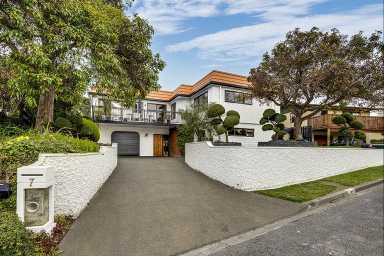 Photo of property in 7 Tui Glen, Havelock North, 4130