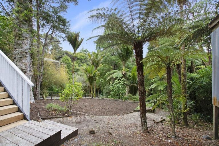 Photo of property in 755 West Coast Road, Oratia, Auckland, 0604