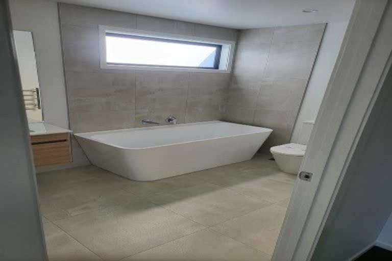 Photo of property in 2 Atutahi Lane, Papamoa Beach, 3118