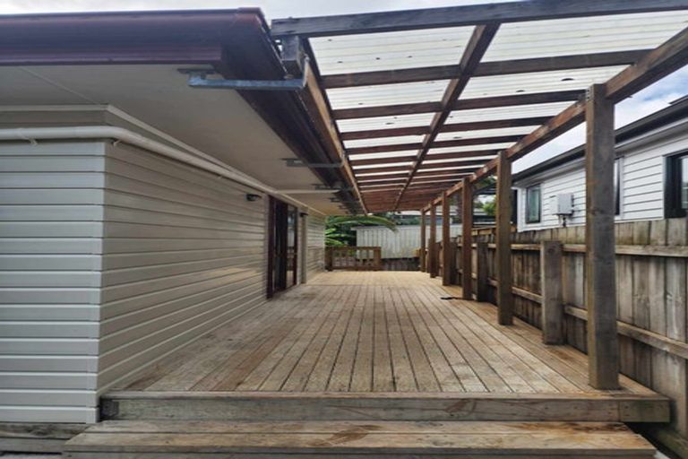 Photo of property in 53c Woodglen Road, Glen Eden, Auckland, 0602