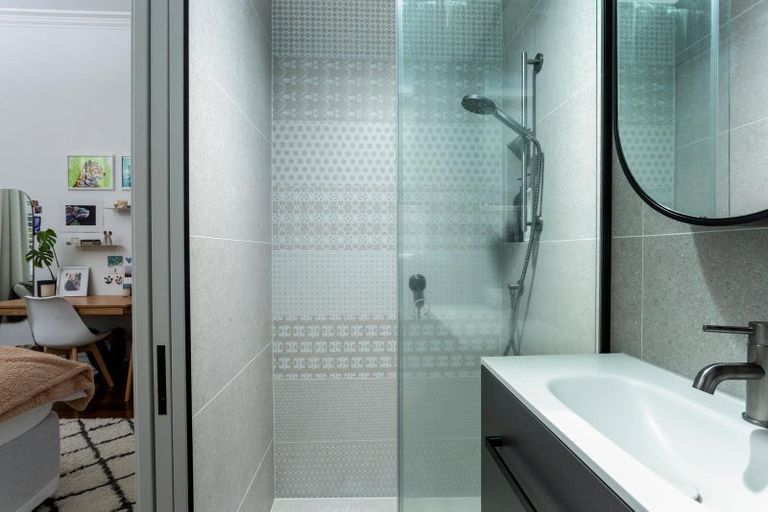 Photo of property in 11 Cheltenham Road, Devonport, Auckland, 0624