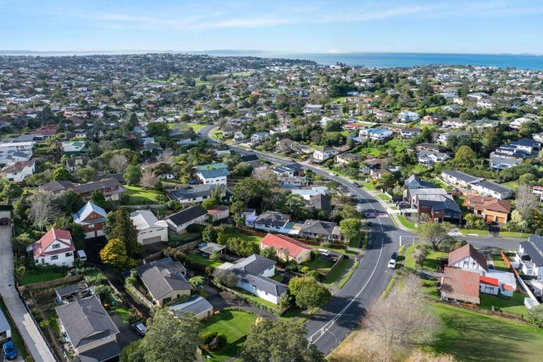 Photo of property in 108 Oaktree Avenue, Browns Bay, Auckland, 0630