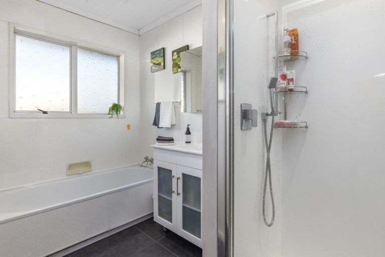 Photo of property in 41b Ludlam Crescent, Woburn, Lower Hutt, 5010