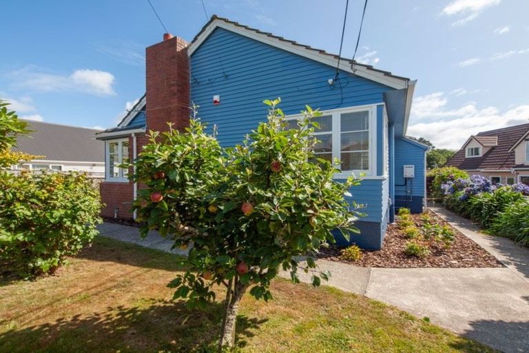 Photo of property in 10 Kipling Street, Johnsonville, Wellington, 6037