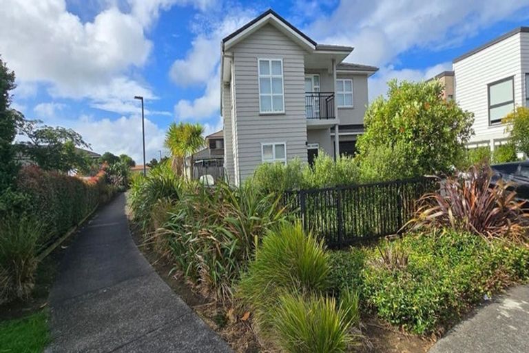 Photo of property in 58 Matairangi Avenue, Totara Heights, Auckland, 2105