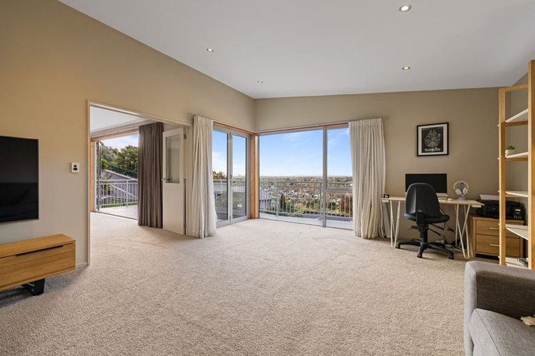 Photo of property in 5 Emerald Lane, Cashmere, Christchurch, 8022