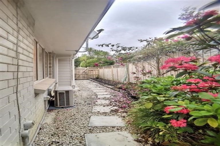 Photo of property in 9 Crestview Place, Browns Bay, Auckland, 0630