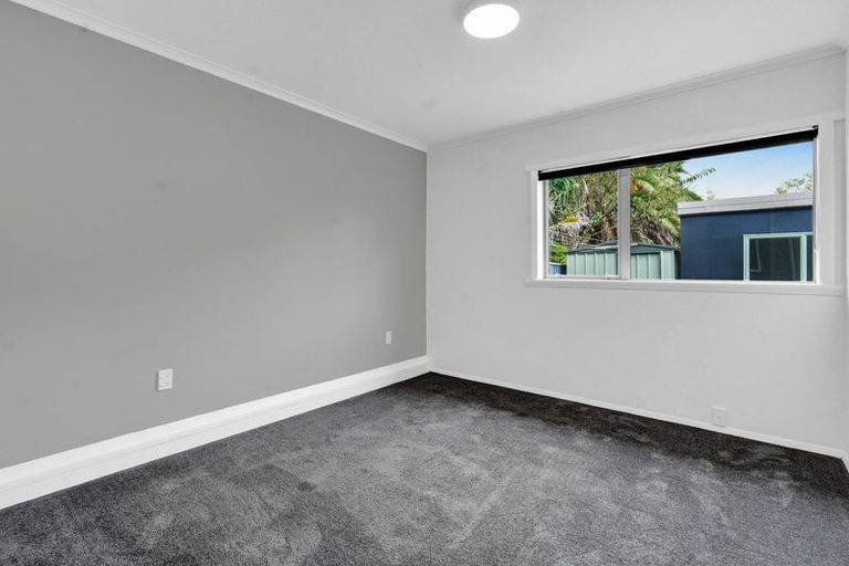 Photo of property in 82 Wairau Road, Oakura, 4314