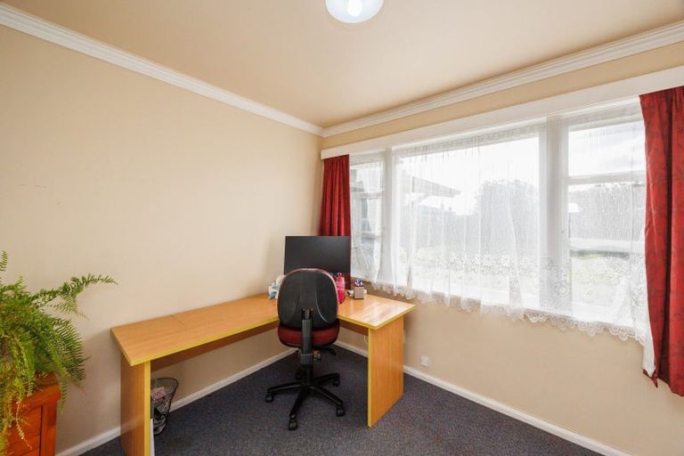 Photo of property in 23 Featherston Street, Takaro, Palmerston North, 4412