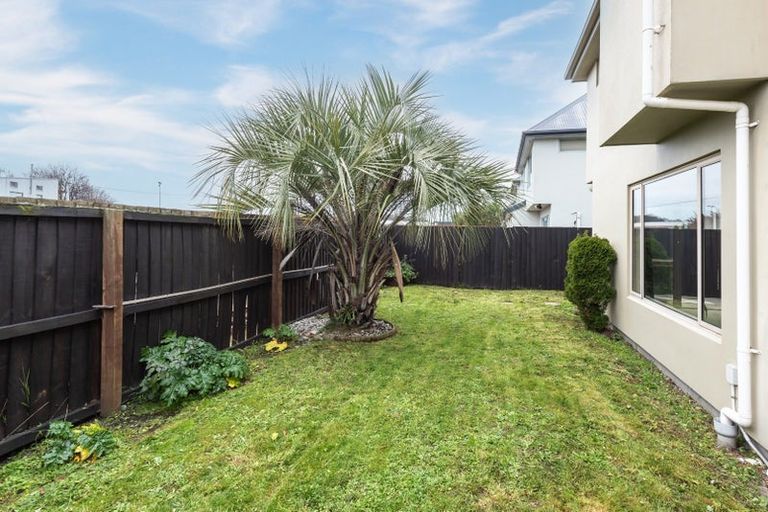 Photo of property in 4/17 Longley Place, Addington, Christchurch, 8024