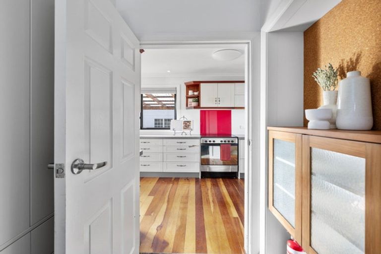 Photo of property in 6 Titoki Place, Pomare, Rotorua, 3015