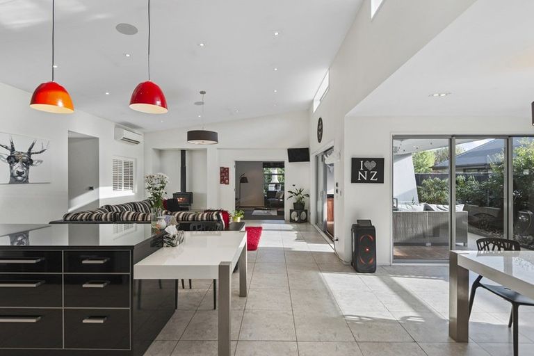 Photo of property in 14 Ashview Place, Rangiora, 7400