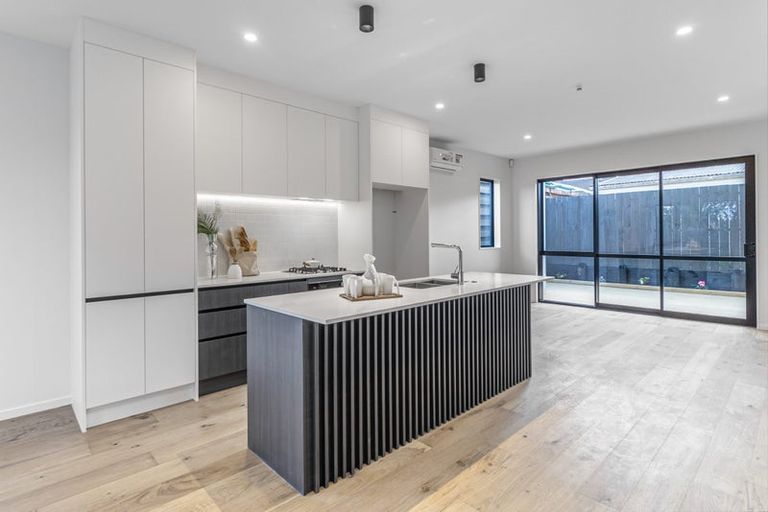 Photo of property in 105a Sycamore Drive, Sunnynook, Auckland, 0620