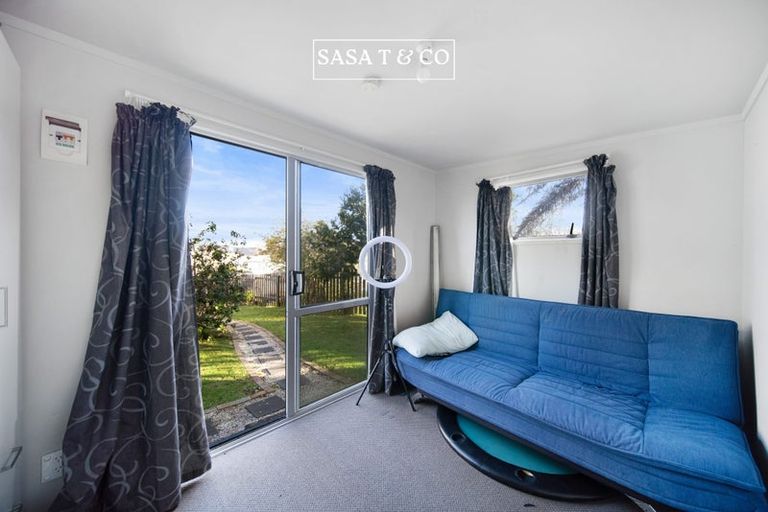 Photo of property in 185 Mahia Road, Wattle Downs, Auckland, 2103