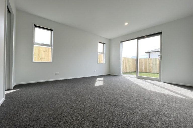 Photo of property in 31 Rita Angus Road, Belfast, 8051