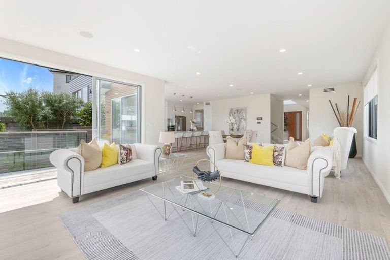 Photo of property in 7 Bounty Road, Long Bay, Auckland, 0630