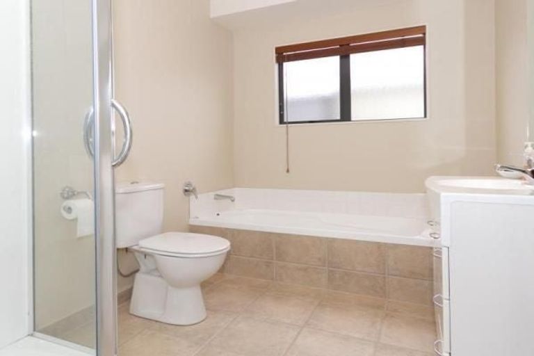 Photo of property in 9a Oxford Street, Taradale, Napier, 4112