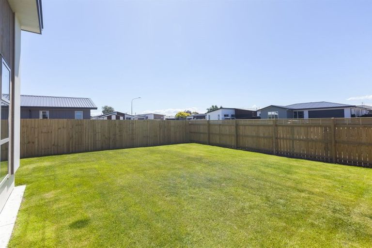 Photo of property in 5 Kingsbridge West, Burwood, Christchurch, 8083