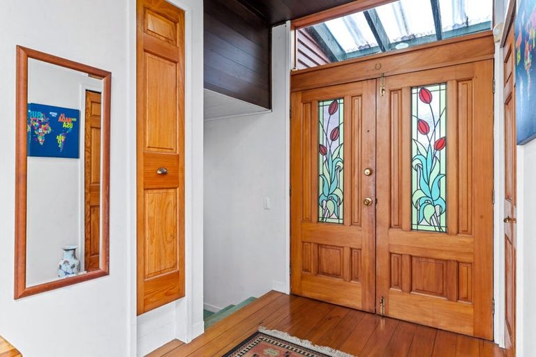 Photo of property in 37 Eugenia Rise, Totara Heights, Auckland, 2105