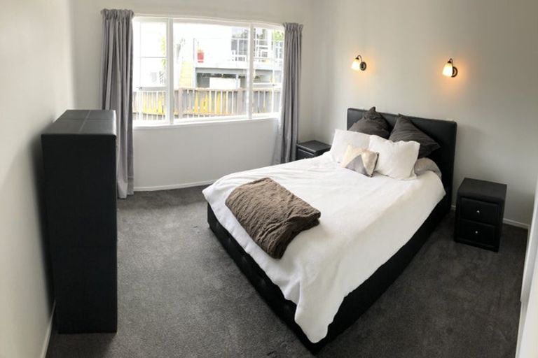 Photo of property in 2/51 The Boulevard, Sunnyhills, Auckland, 2010