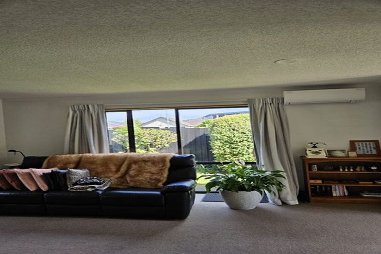 Photo of property in 14 Abingdon Court, Avonhead, Christchurch, 8042