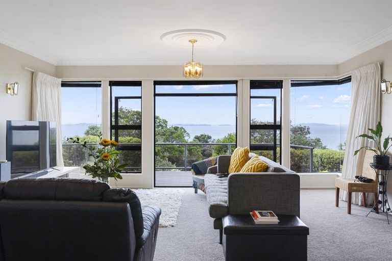 Photo of property in 146 Pacific Parade, Army Bay, Whangaparaoa, 0930