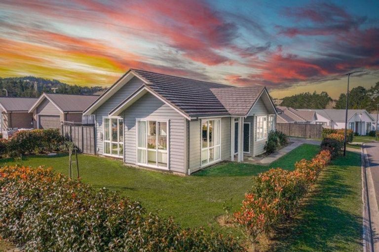 Photo of property in 5 Aro Mato Place, Huapai, Kumeu, 0810