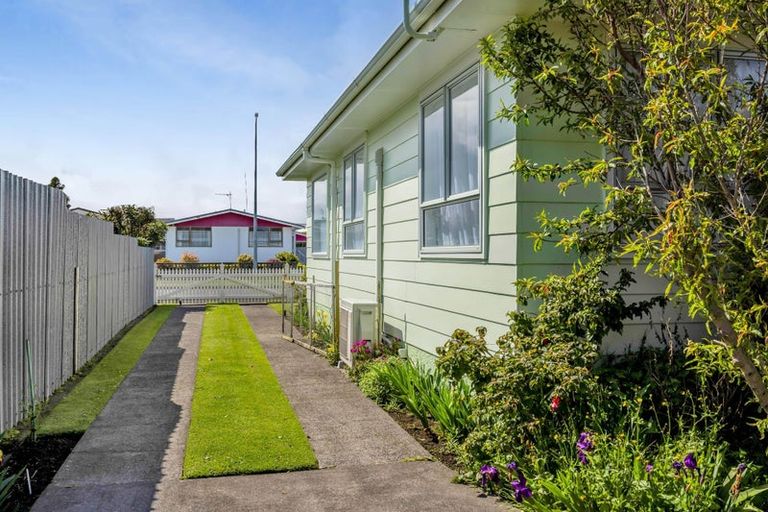 Photo of property in 35 Murdoch Street, Hawera, 4610