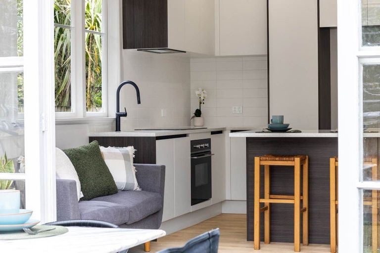Photo of property in 2 Riverpark Crescent, Henderson, Auckland, 0610