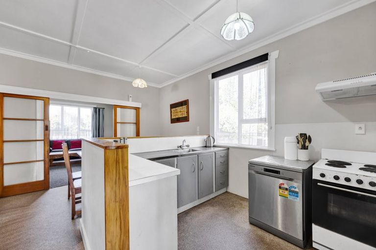 Photo of property in 15 High Street, Eltham, 4322