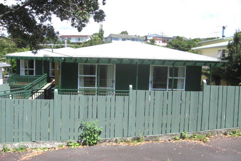 Photo of property in 66 Lake Road, Northcote, Auckland, 0627