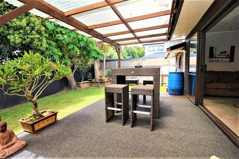 Photo of property in 1/17 Garelja Road, Henderson, Auckland, 0612