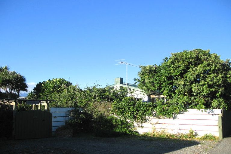 Photo of property in 30 Kapiti Lane, Otaki Beach, Otaki, 5512