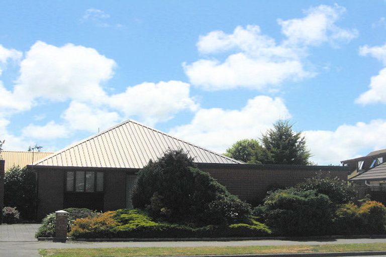 Photo of property in 2/280b Sawyers Arms Road, Bishopdale, Christchurch, 8053