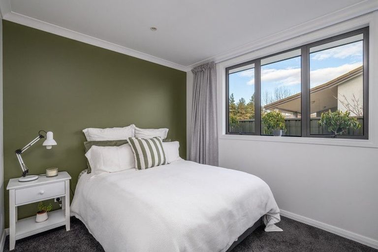 Photo of property in 8 Spruce Close, Alexandra, 9320
