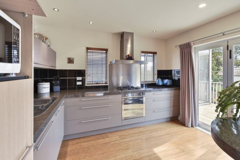 Photo of property in 256 Hill Road, The Gardens, Auckland, 2105