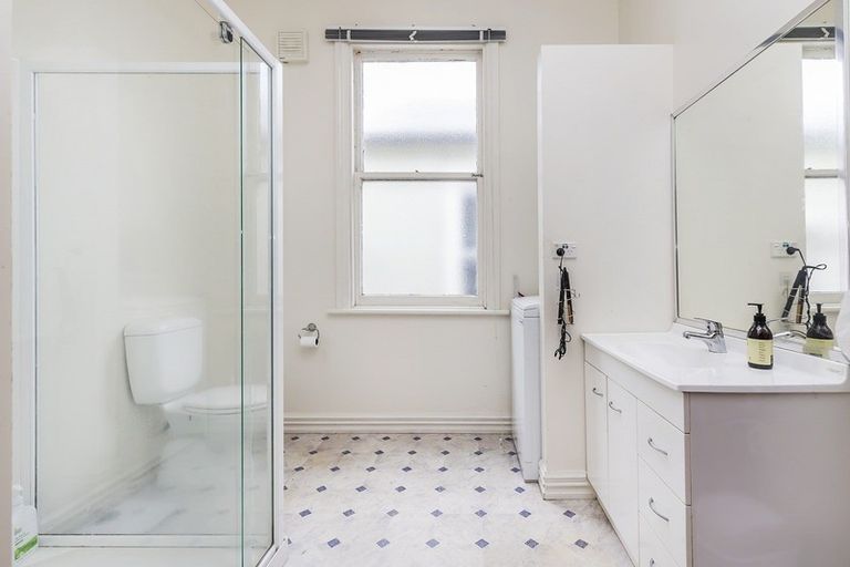 Photo of property in 3 Royal Street, Berhampore, Wellington, 6023