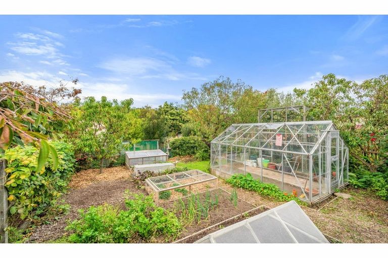 Photo of property in 8 Tau Crescent, Diamond Harbour, 8972