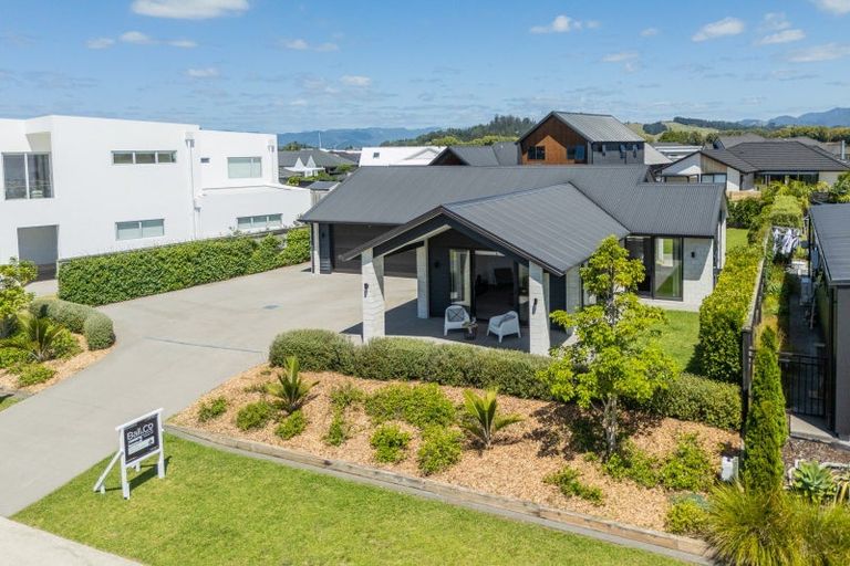 Photo of property in 6 Awatea Drive, Whitianga, 3510