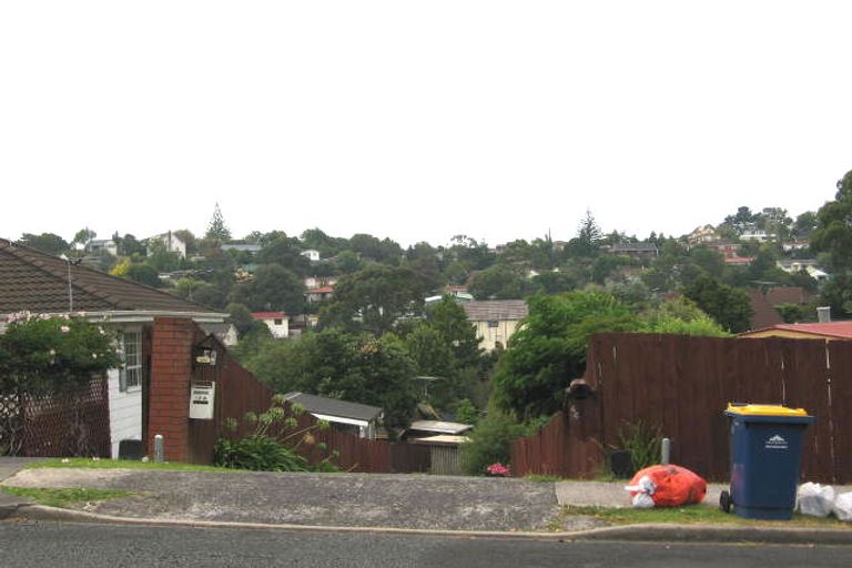 Photo of property in 2/42 John Downs Drive, Browns Bay, Auckland, 0630