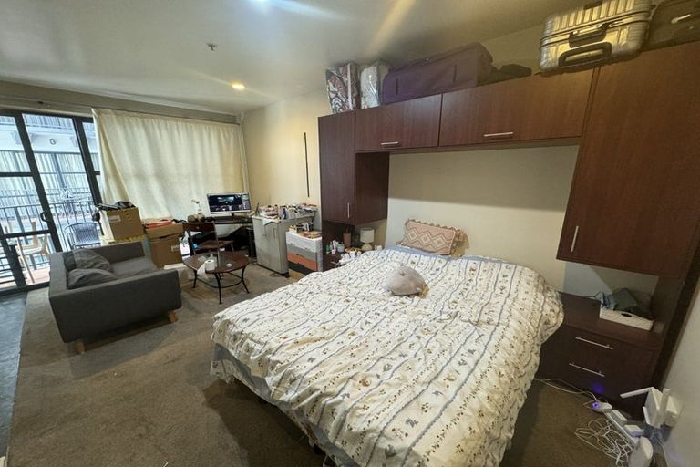 Photo of property in Atrium Towers, 4h/154 The Terrace, Wellington Central, Wellington, 6011