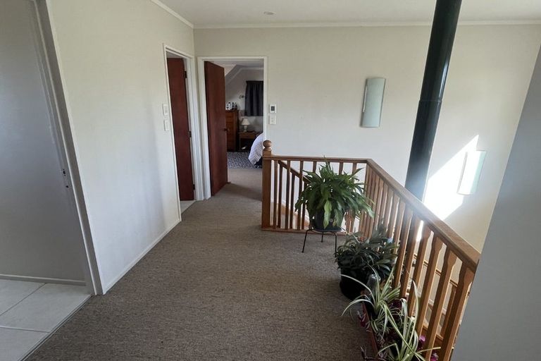 Photo of property in 48 Lakeside Drive, Orewa, 0931