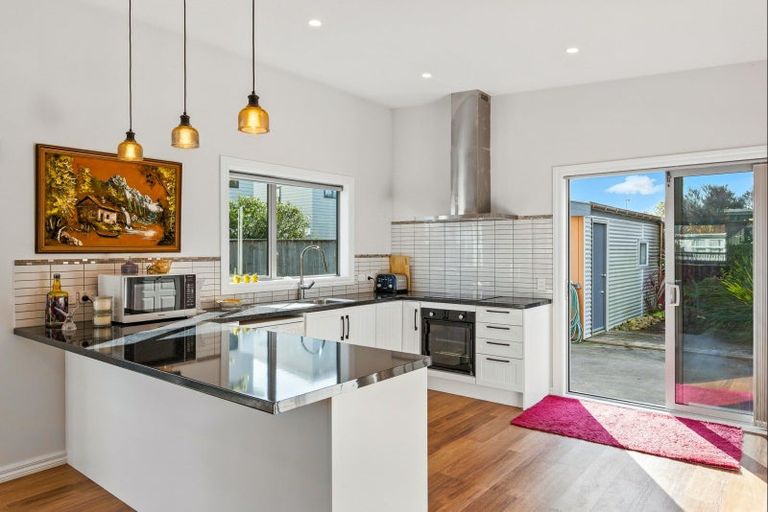 Photo of property in 37 Liverpool Street, Levin, 5510